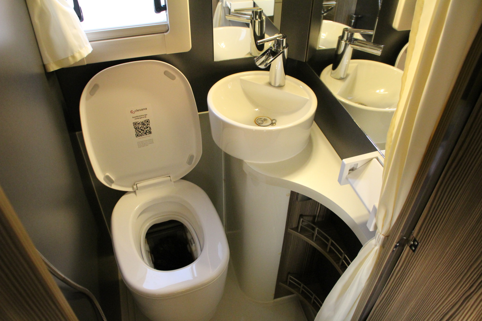 キャンピングカーキャブコン