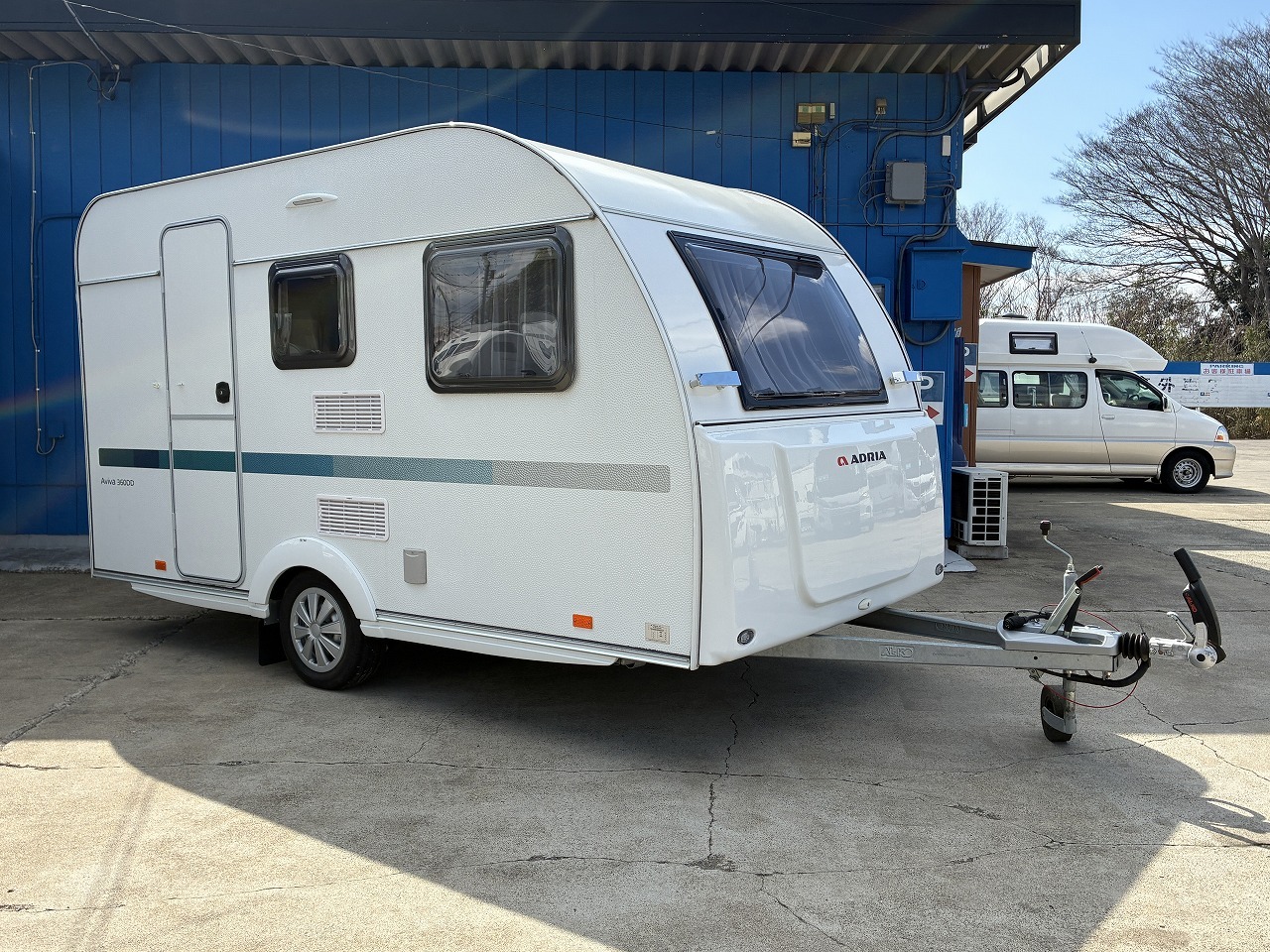 キャンピングカートレーラー