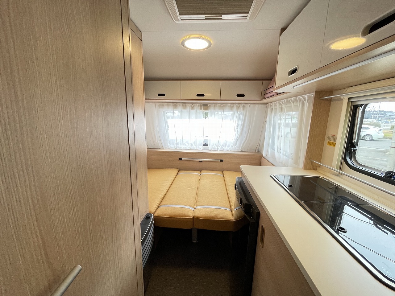 キャンピングカートレーラー