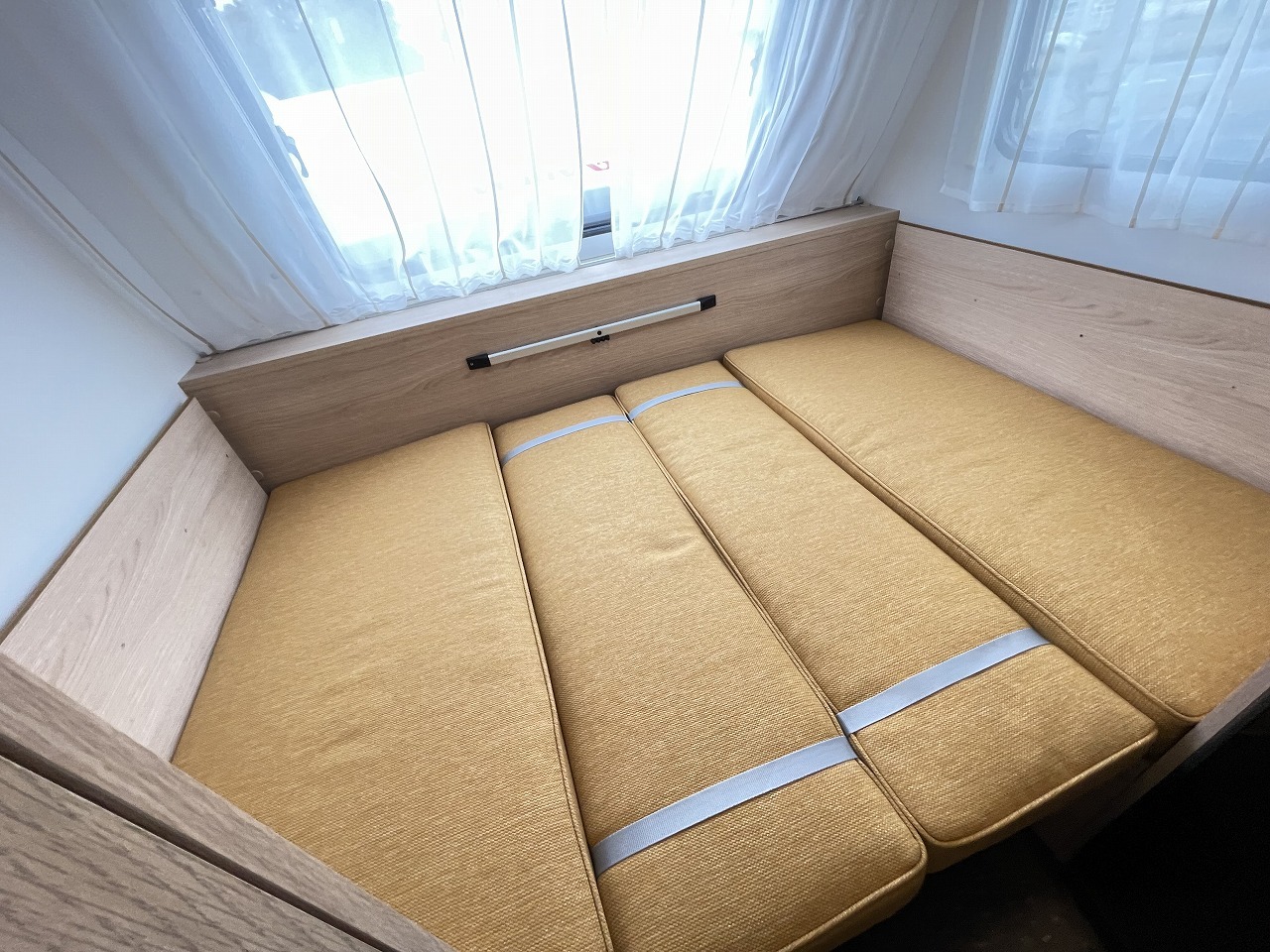 キャンピングカートレーラー