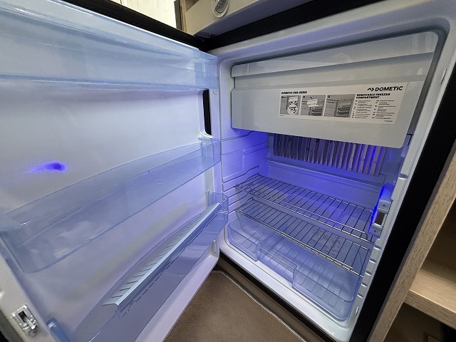 キャンピングカートレーラー