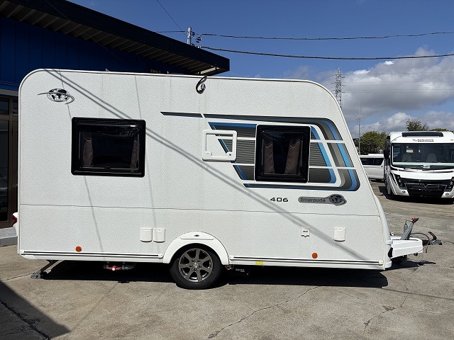 キャンピングカートレーラー