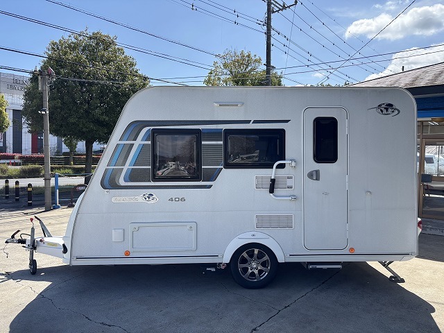 キャンピングカートレーラー