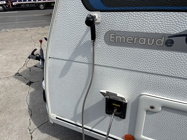 キャンピングカートレーラー