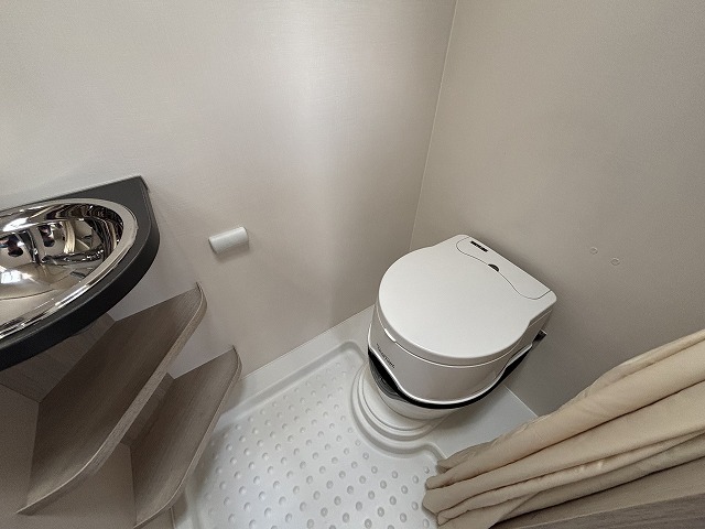 キャンピングカートレーラー