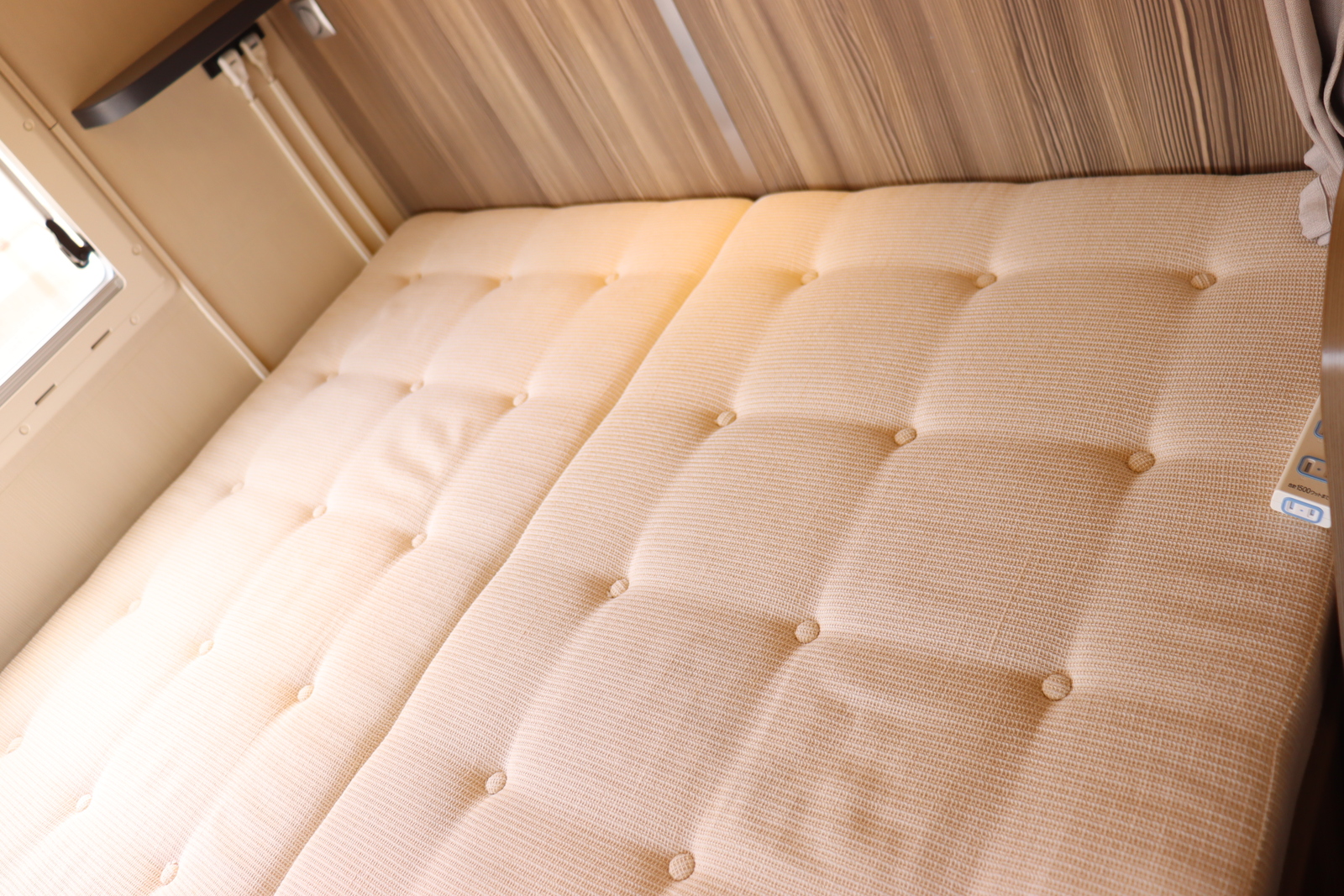 キャンピングカーキャブコン