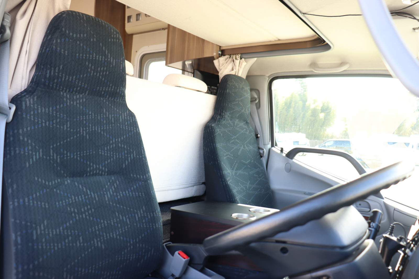 キャンピングカーキャブコン