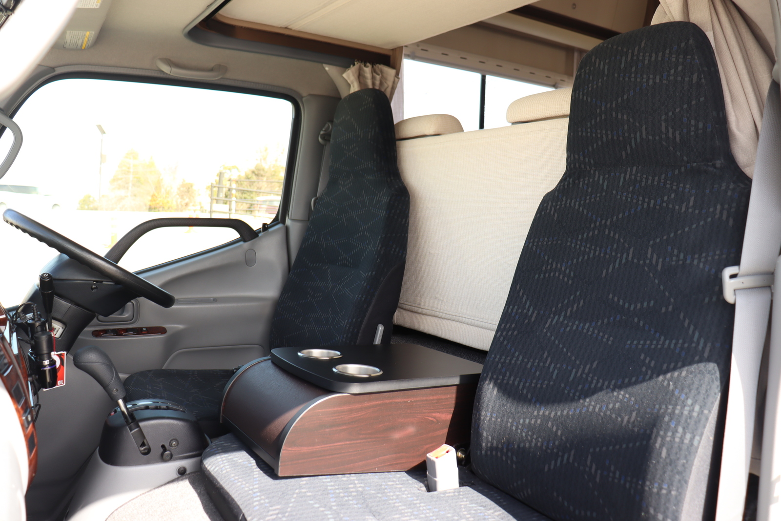 キャンピングカーキャブコン