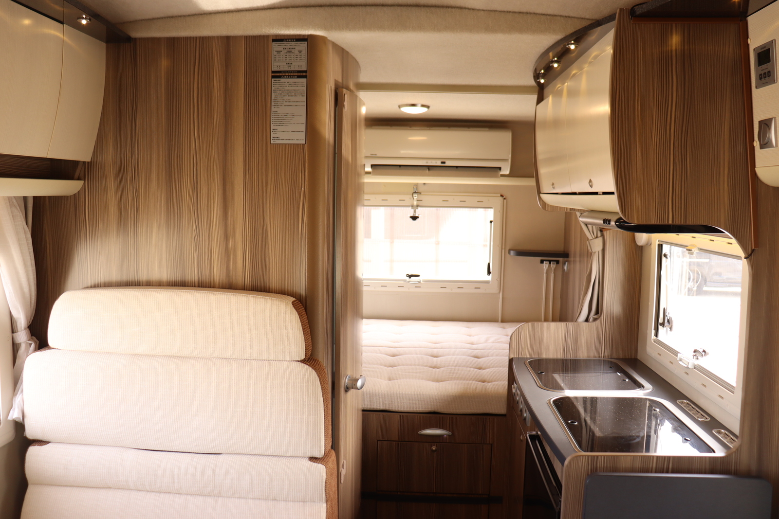 キャンピングカーキャブコン