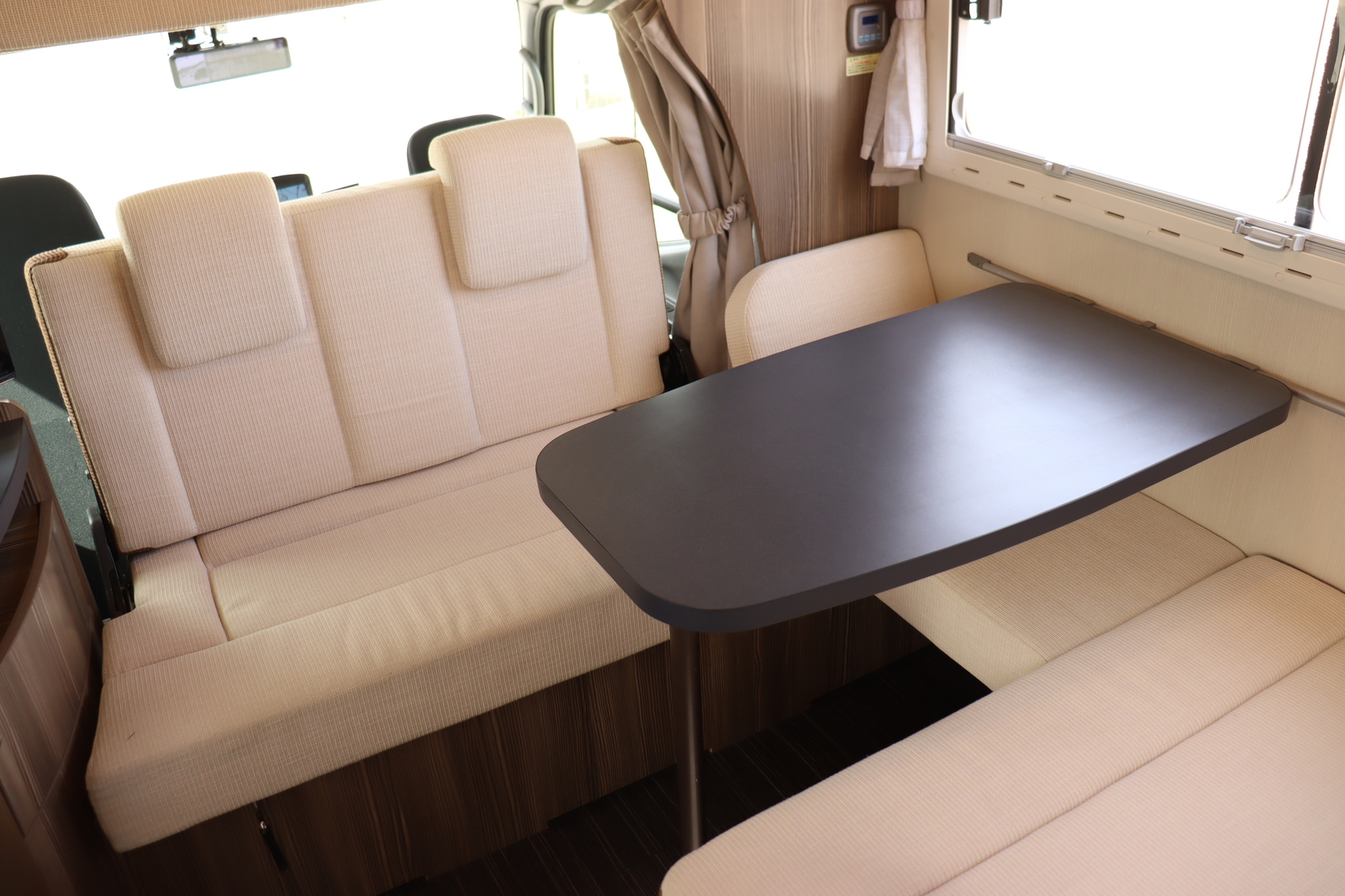 キャンピングカーキャブコン