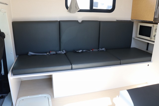 キャンピングカー軽キャンパー