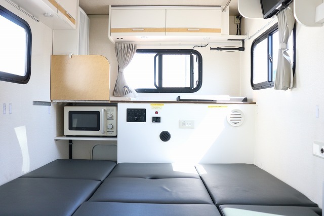 キャンピングカー軽キャンパー