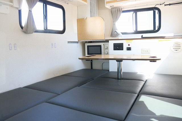 キャンピングカー軽キャンパー