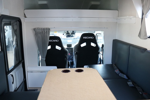 キャンピングカー軽キャンパー