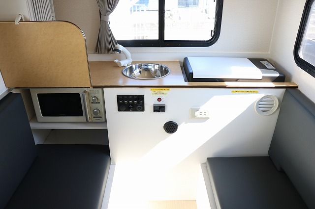 キャンピングカー軽キャンパー