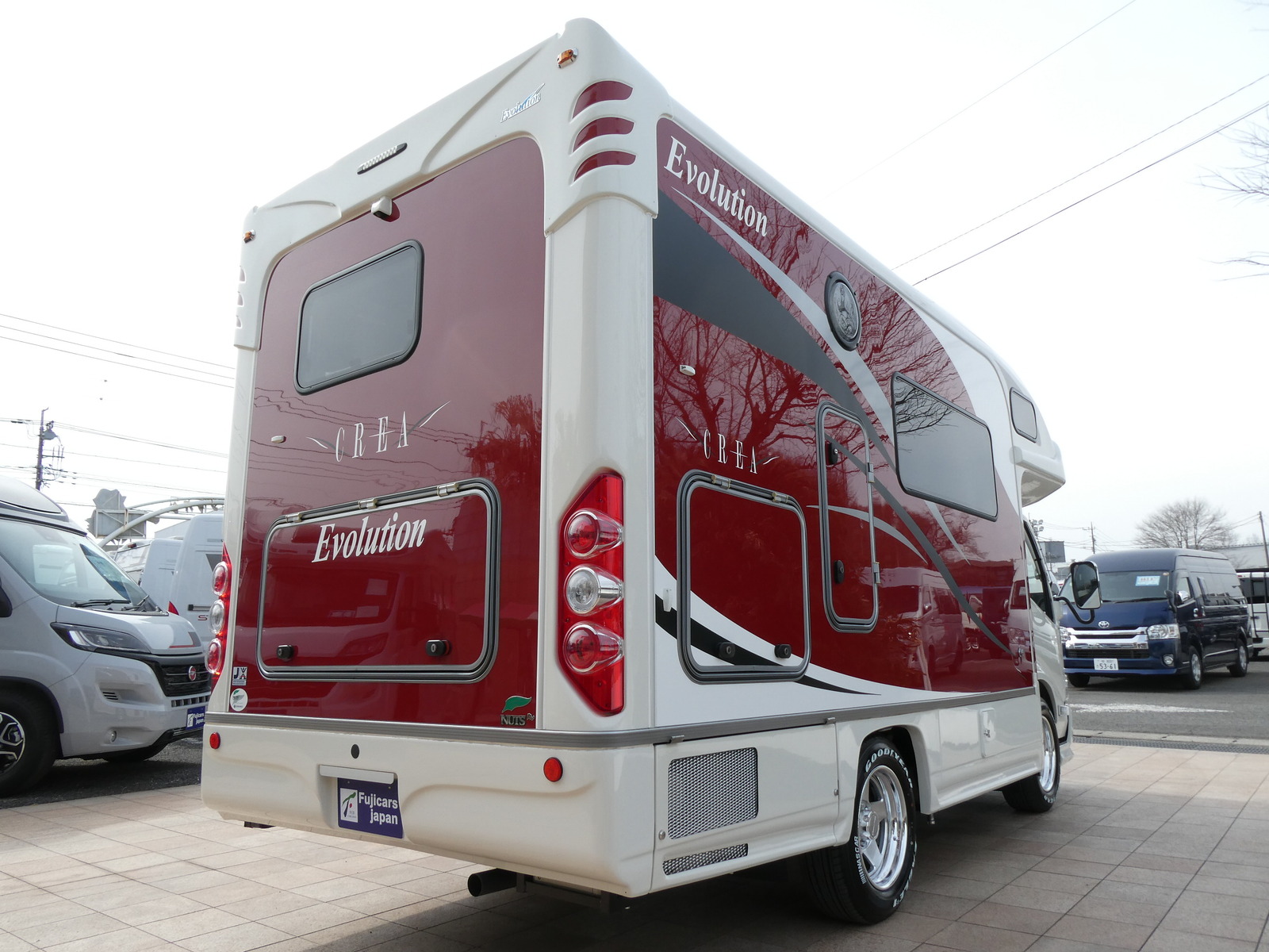 キャンピングカーキャブコン