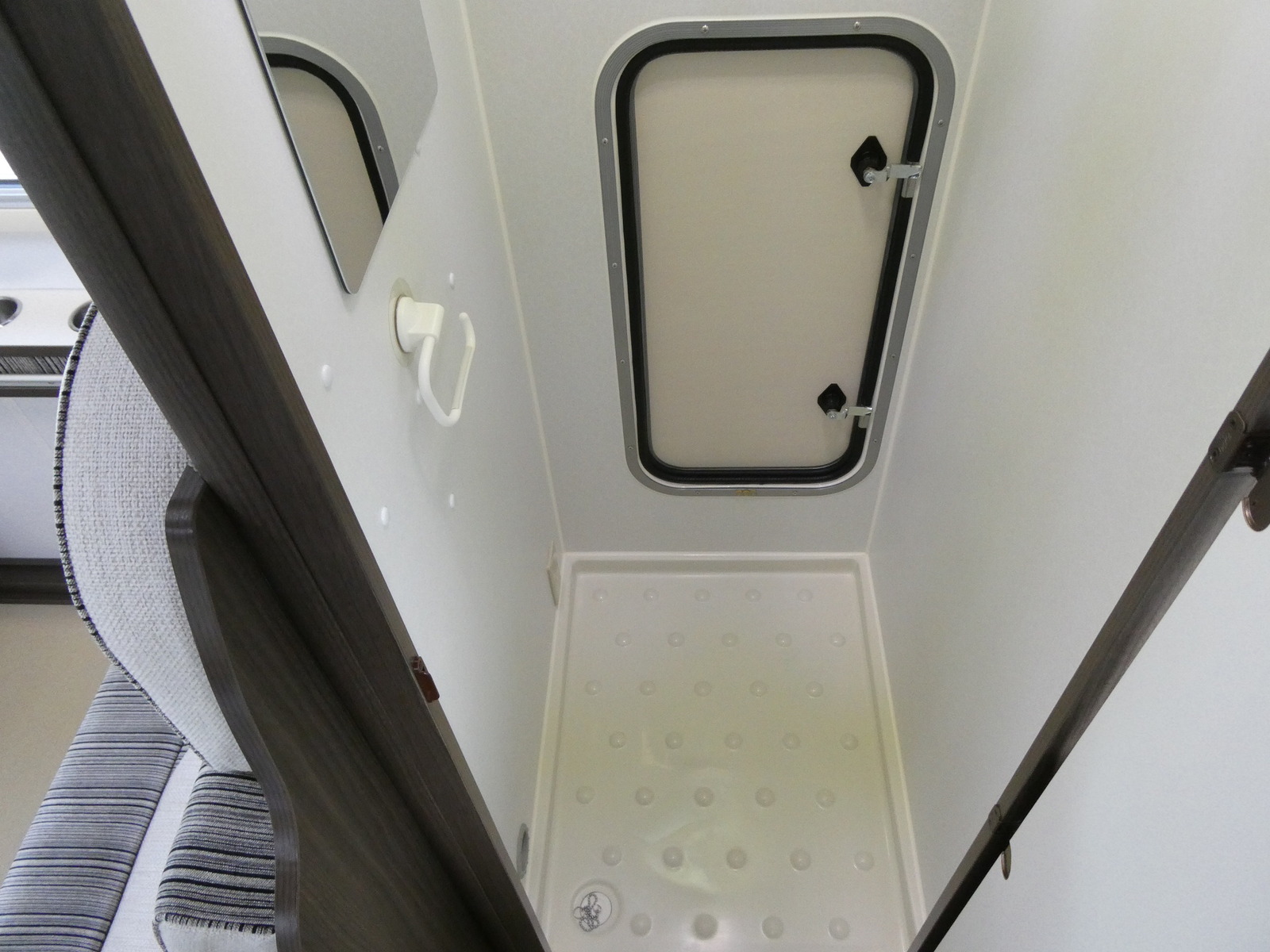 キャンピングカーキャブコン