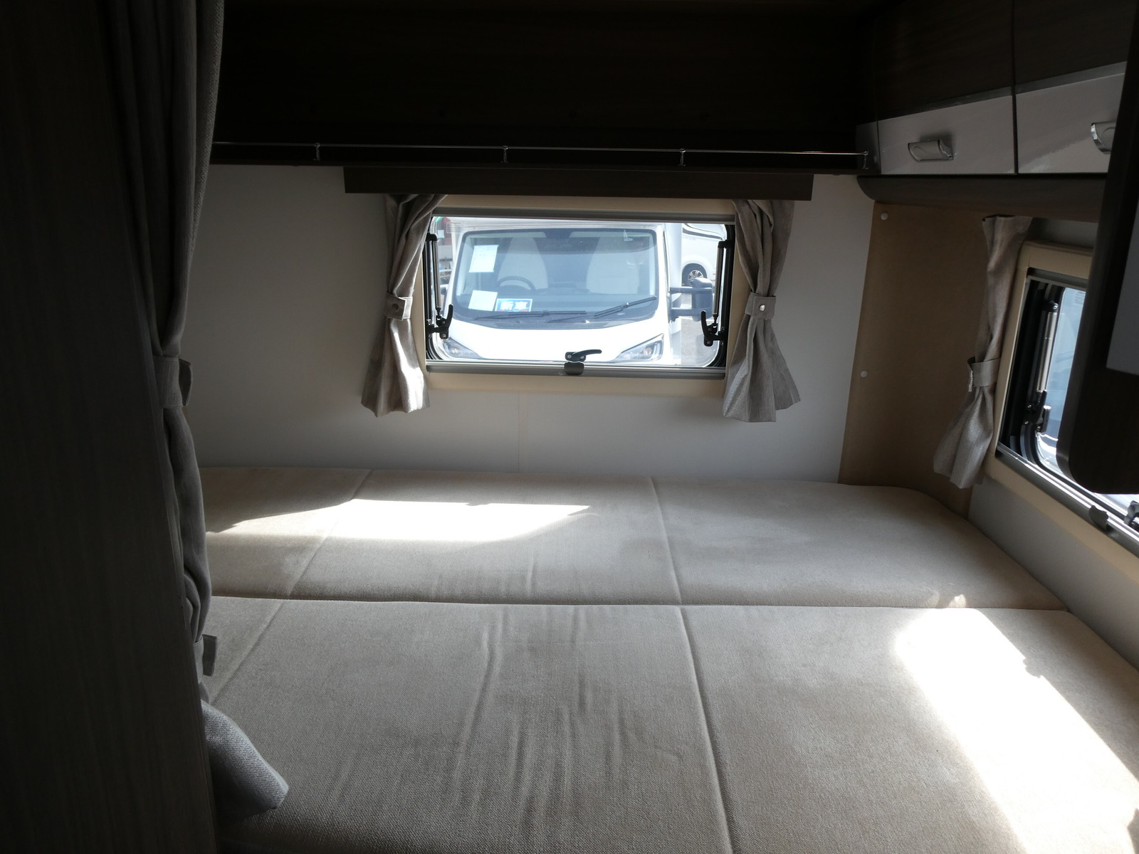 キャンピングカーキャブコン