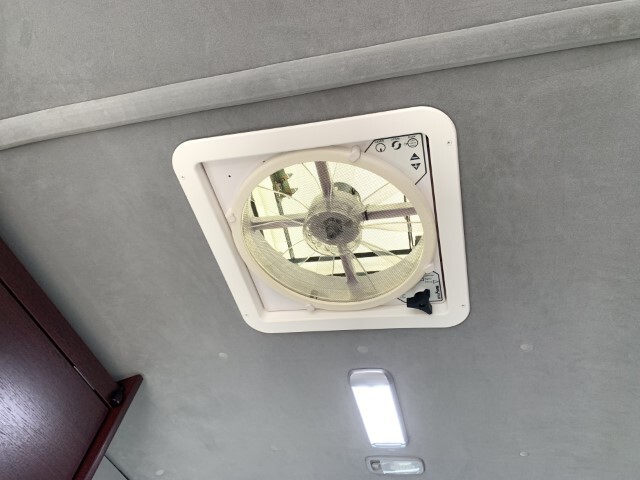 キャンピングカーバンコン