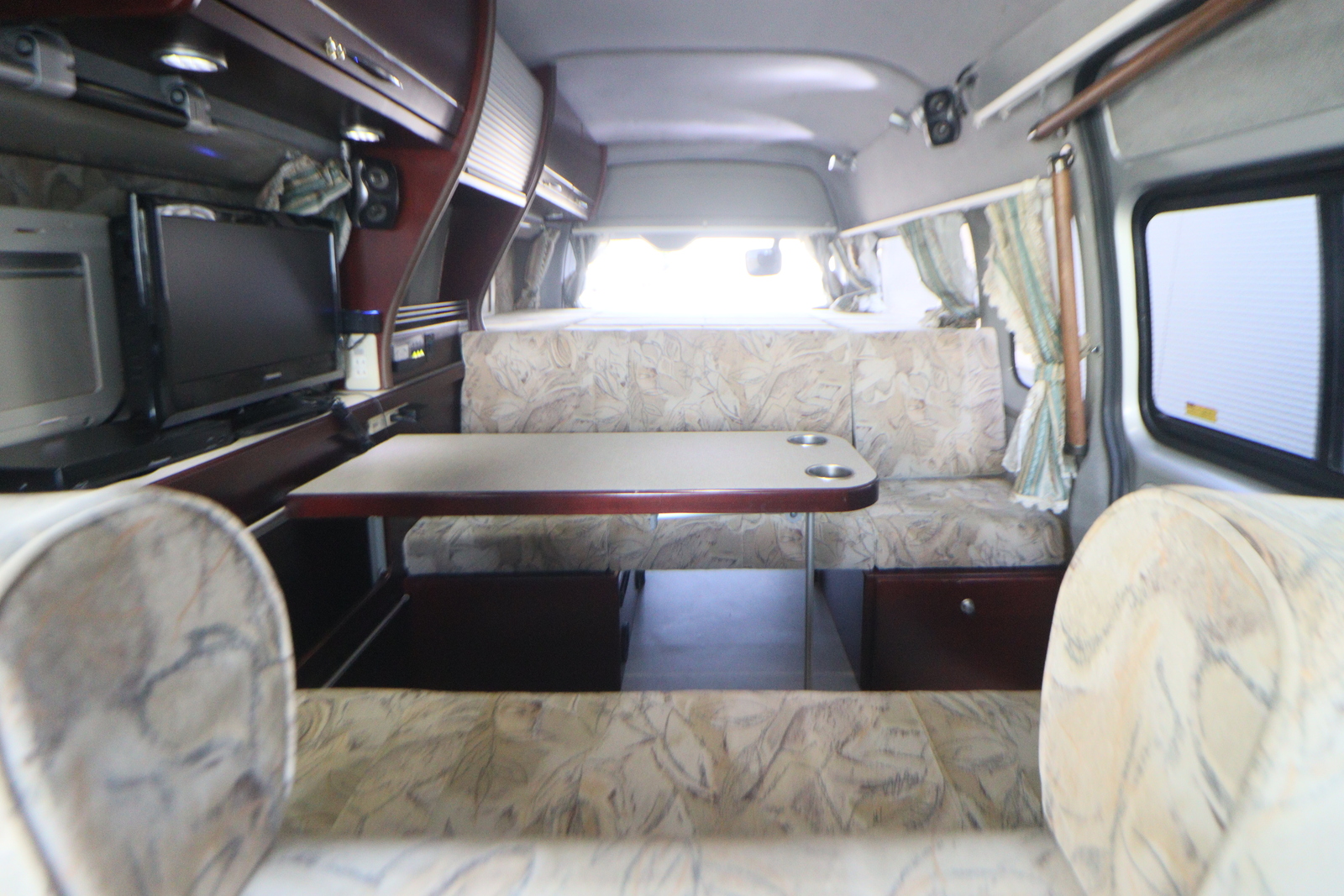 キャンピングカーバンコン