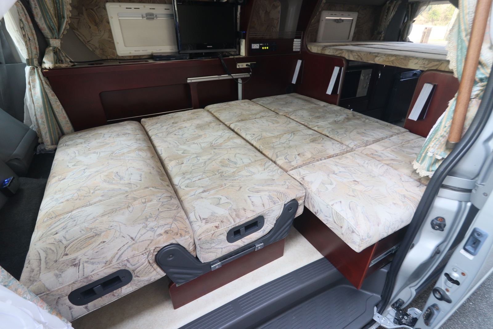 キャンピングカーバンコン