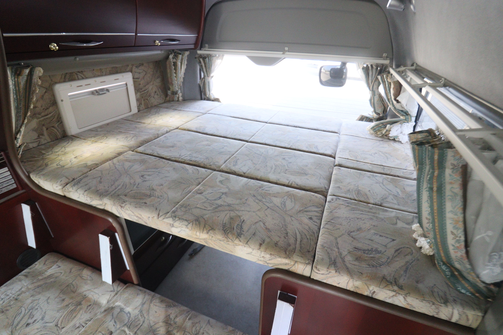 キャンピングカーバンコン