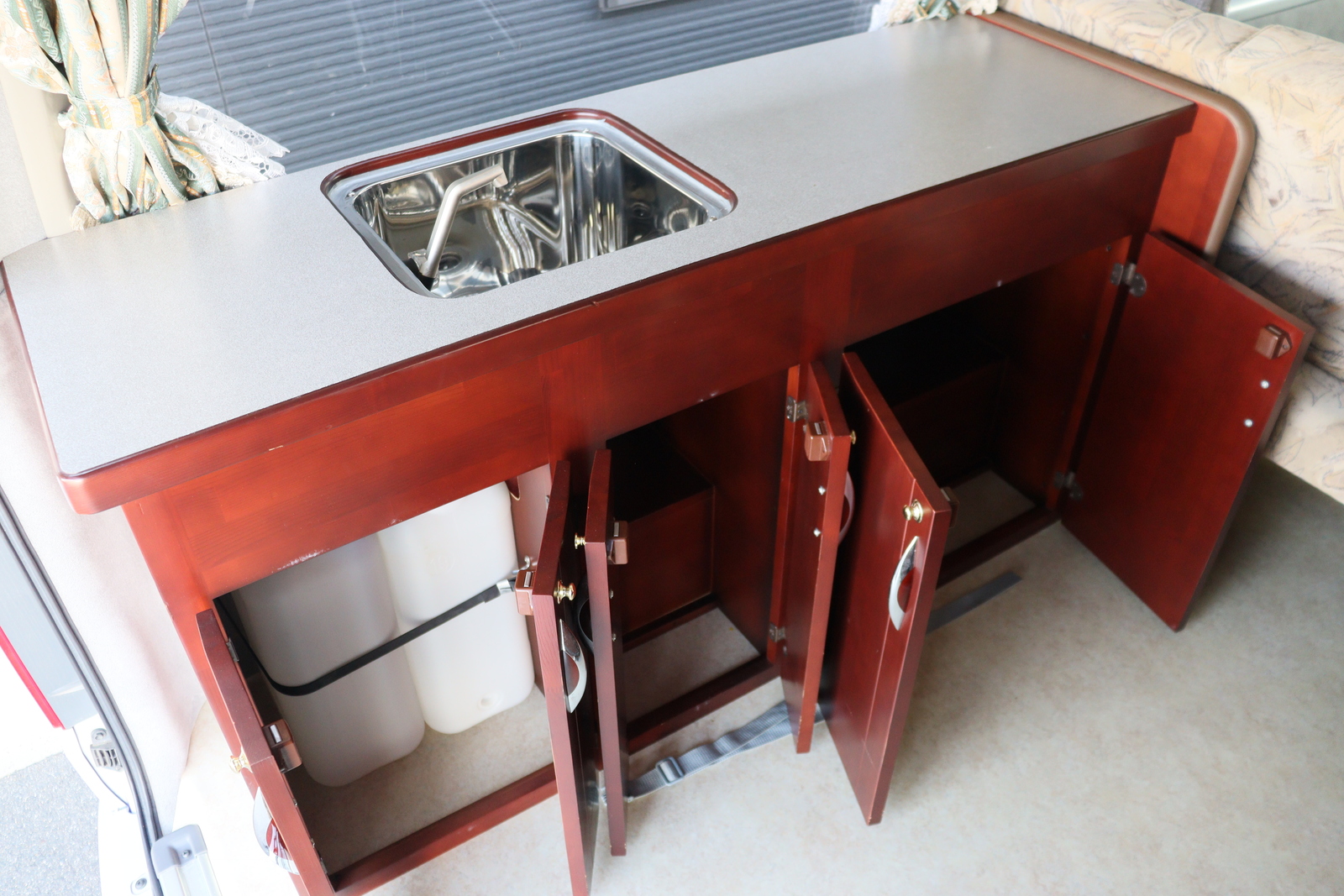 キャンピングカーバンコン