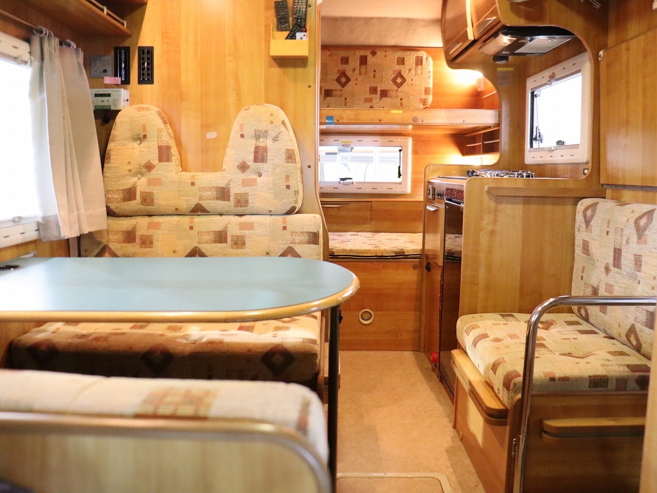 キャンピングカーキャブコン