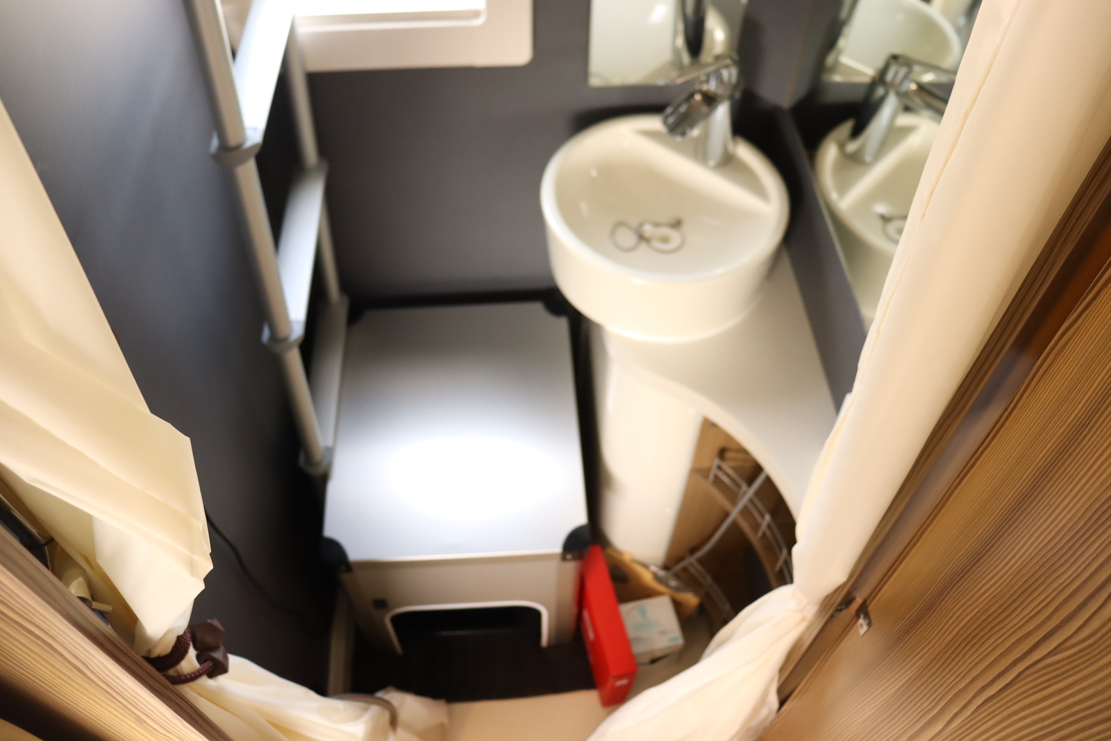 キャンピングカーキャブコン