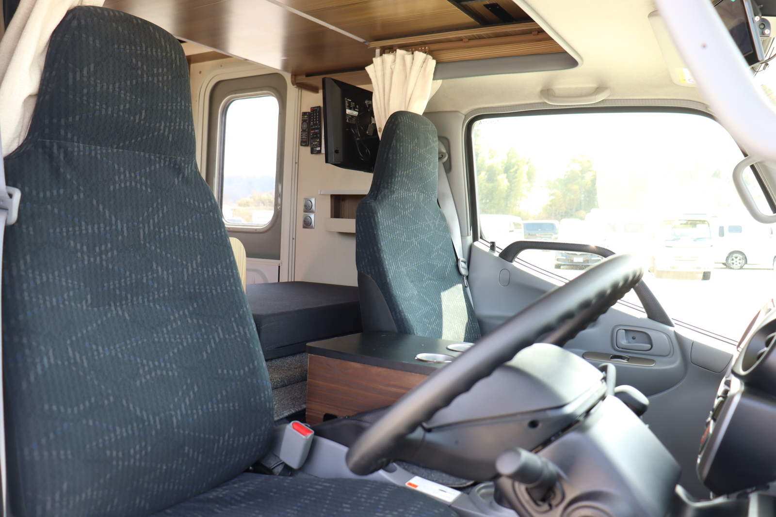 キャンピングカーキャブコン