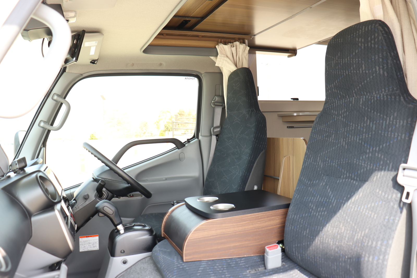 キャンピングカーキャブコン