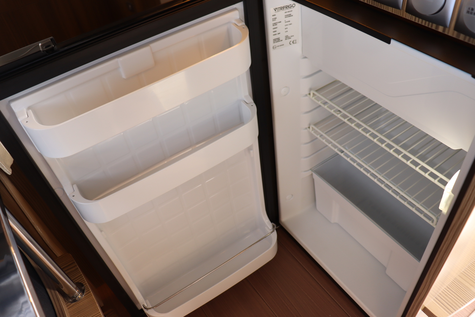 キャンピングカーキャブコン