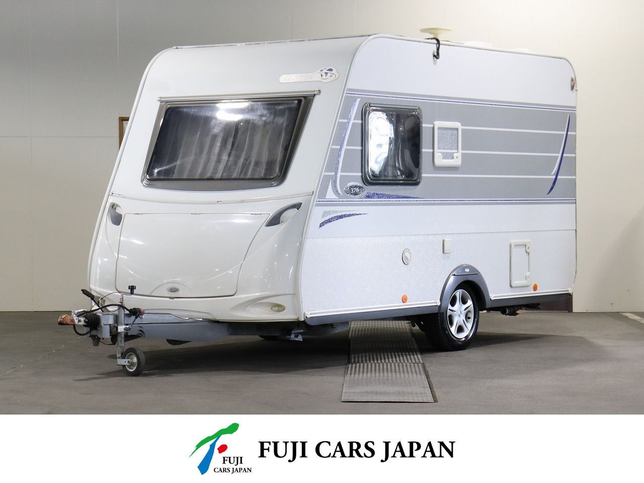 トレーラー トリガノ エメロード376　FF　窓用AC　牽引免許不要