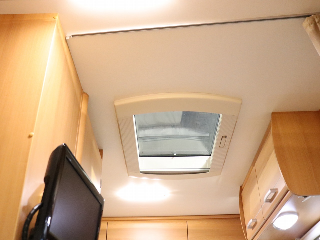 キャンピングカートレーラー