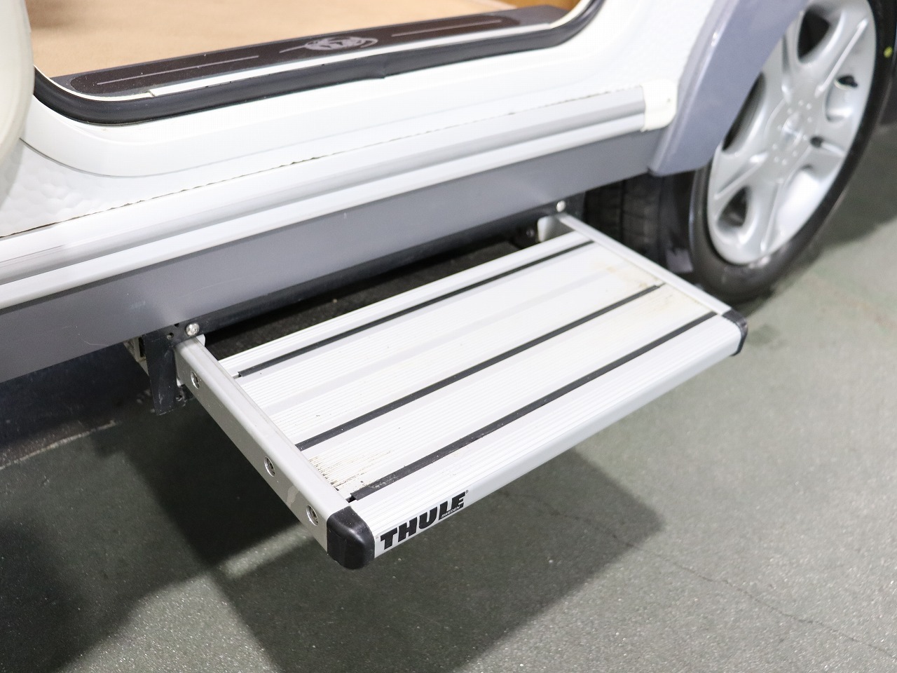 キャンピングカートレーラー