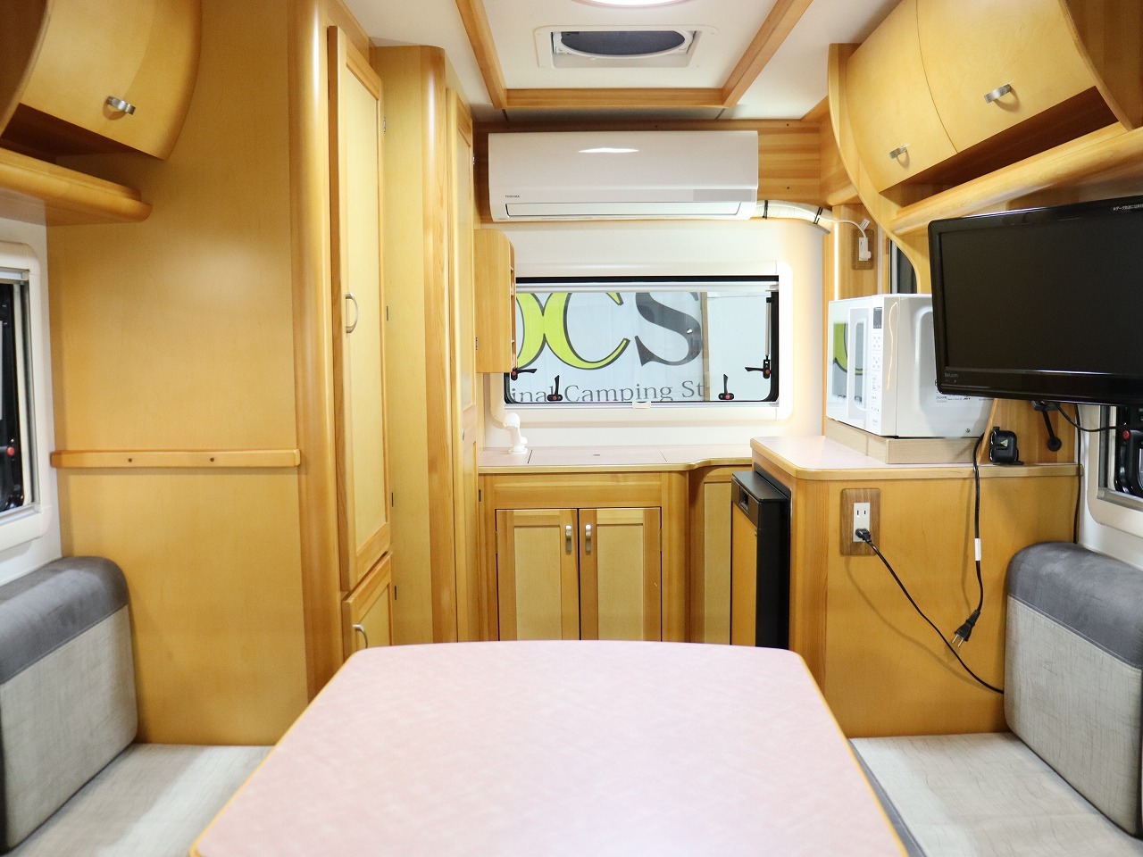 キャンピングカートレーラー