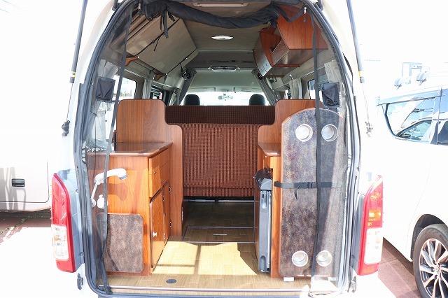 キャンピングカーバンコン