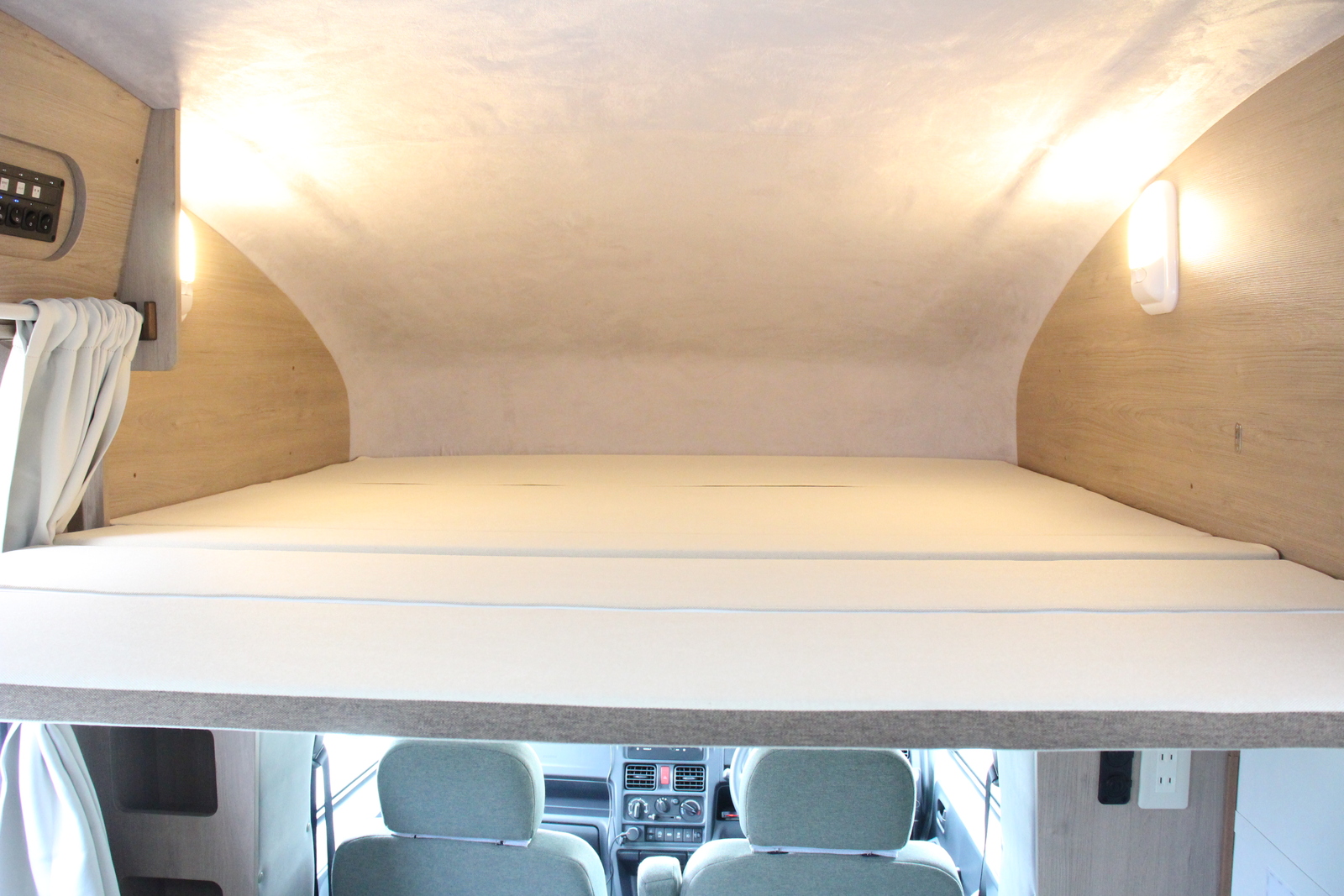 キャンピングカー軽キャンパー