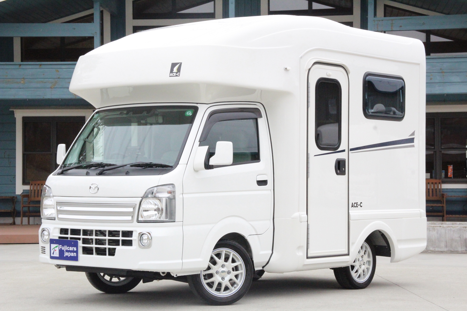 キャンピングカー軽キャンパー