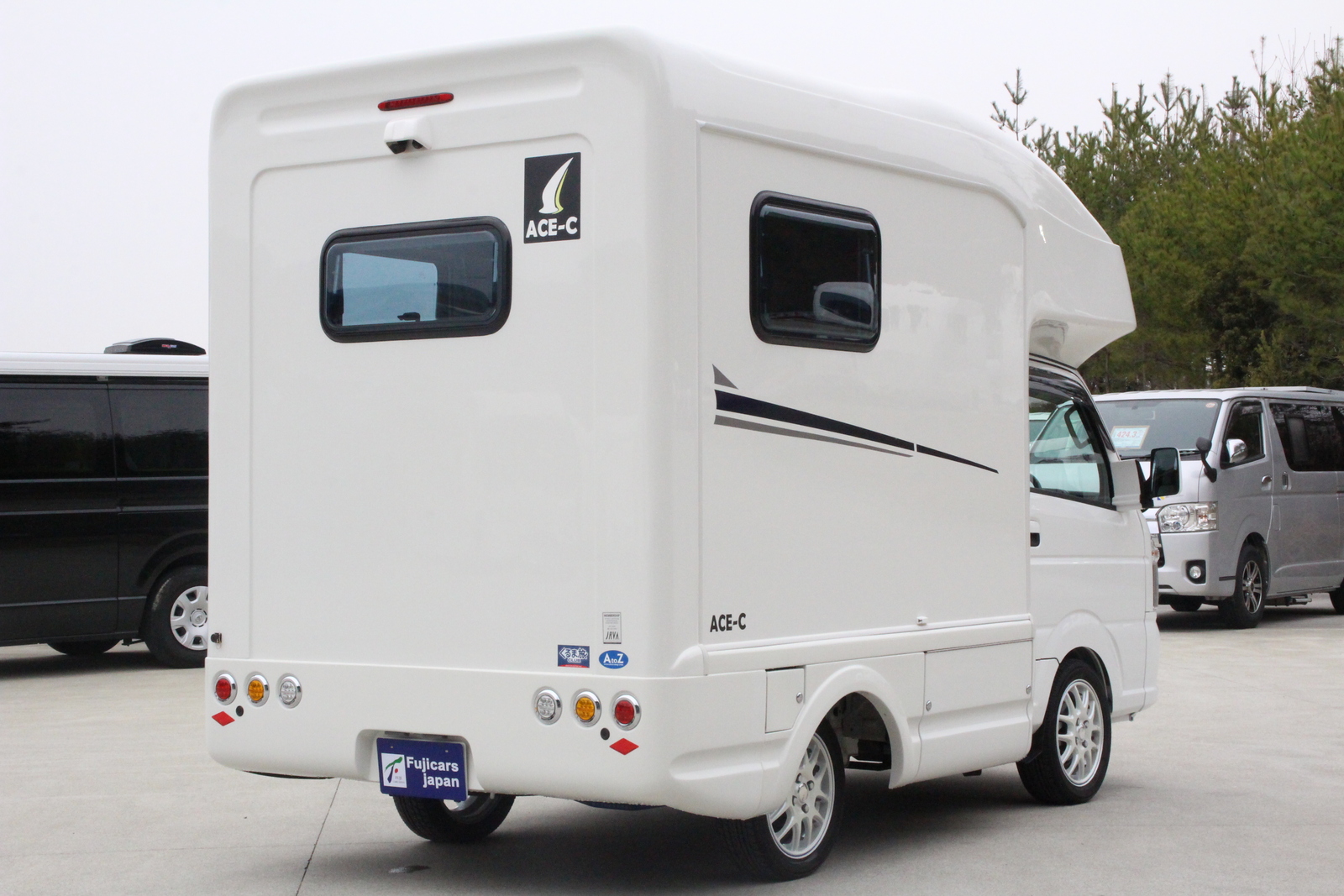 キャンピングカー軽キャンパー