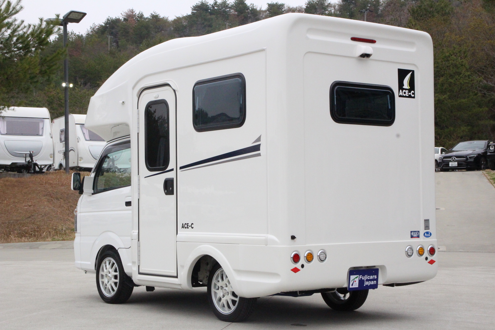 キャンピングカー軽キャンパー