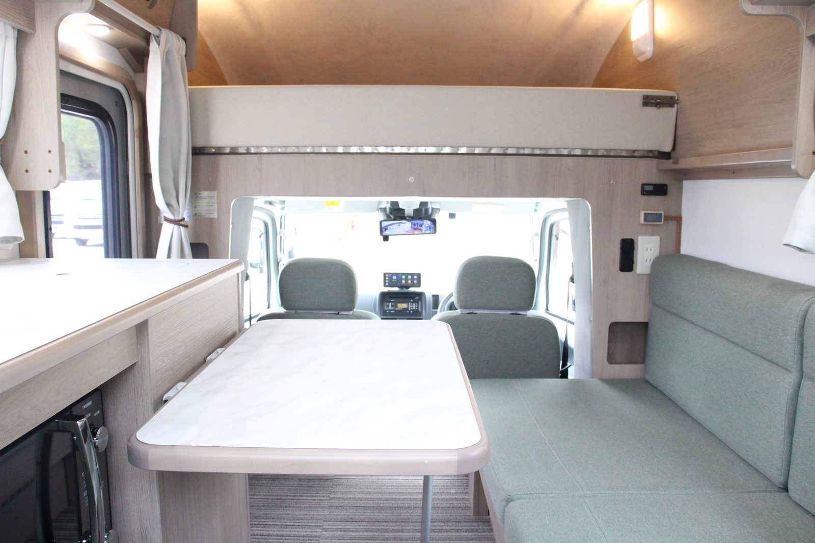 キャンピングカー軽キャンパー