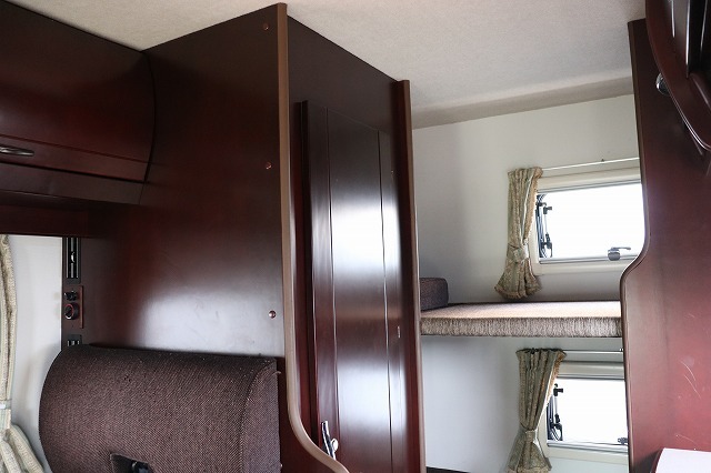 キャンピングカーキャブコン