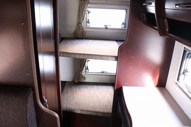 キャンピングカーキャブコン