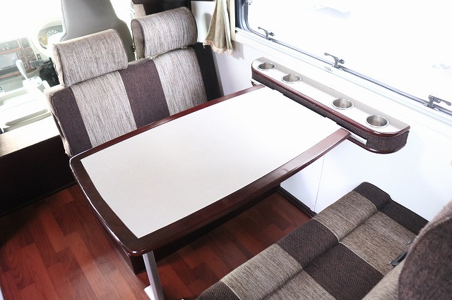 キャンピングカーキャブコン