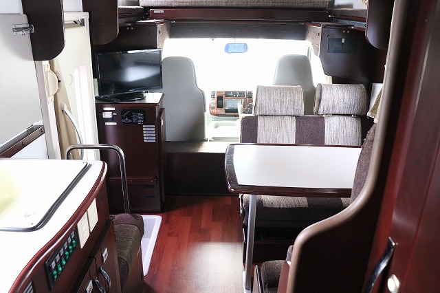 キャンピングカーキャブコン