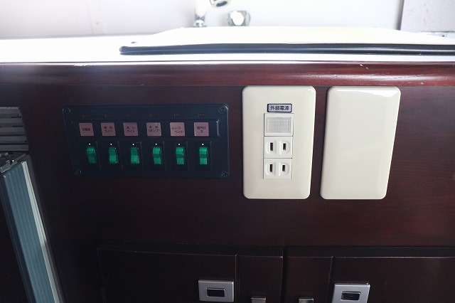 キャンピングカーキャブコン