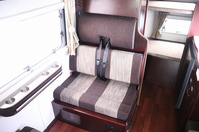 キャンピングカーキャブコン