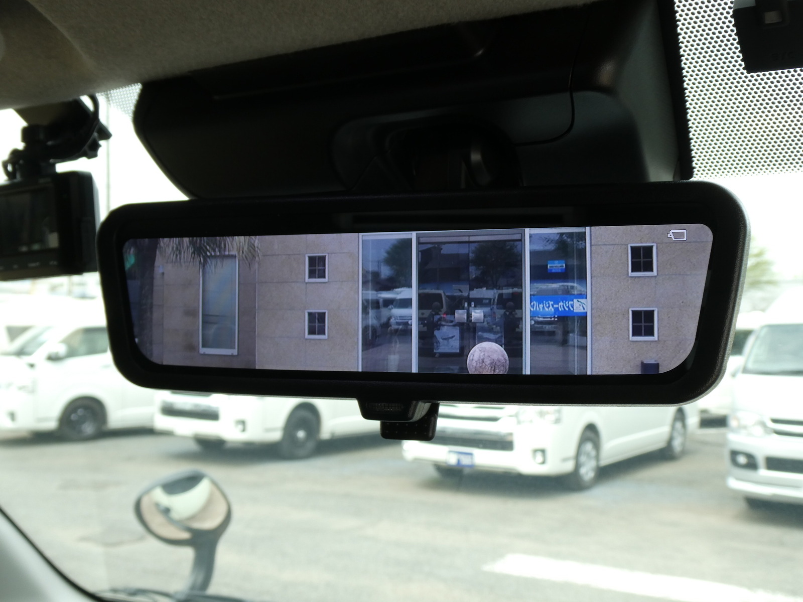 キャンピングカーバンコン