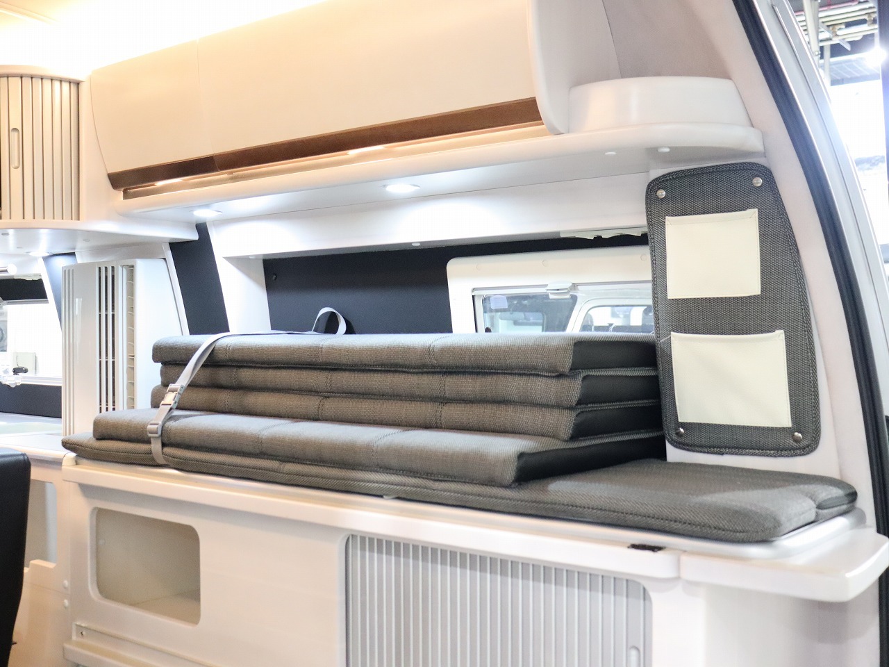 キャンピングカーバンコン